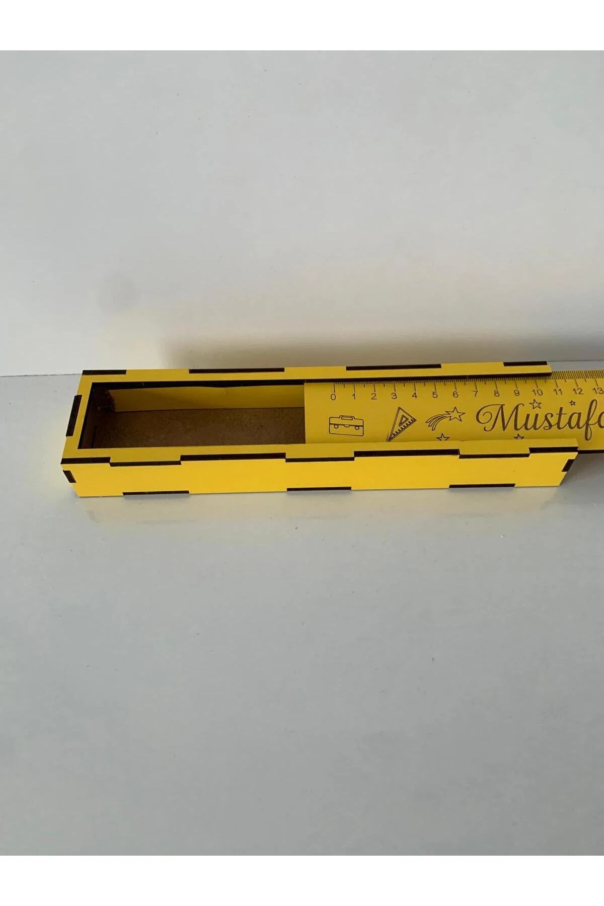 Öğrenciye Özel Isim Yazılabilen Kalemlikli Cetvel